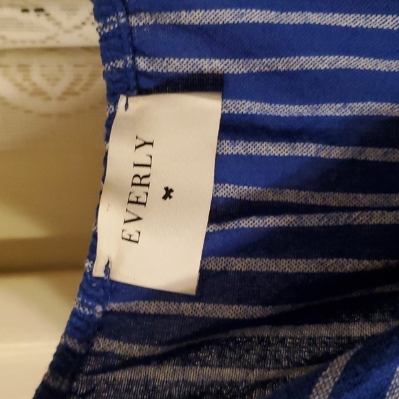 Everly Tie Front Cropped Jumpsuit Size Small - Picture 6 of 8